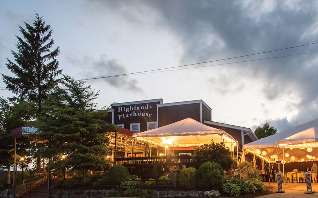 highlands-playhouse-nc-night