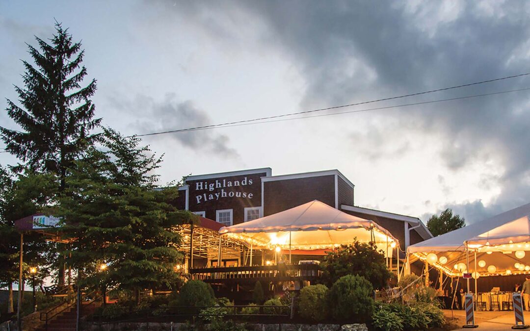 highlands-playhouse-nc-night