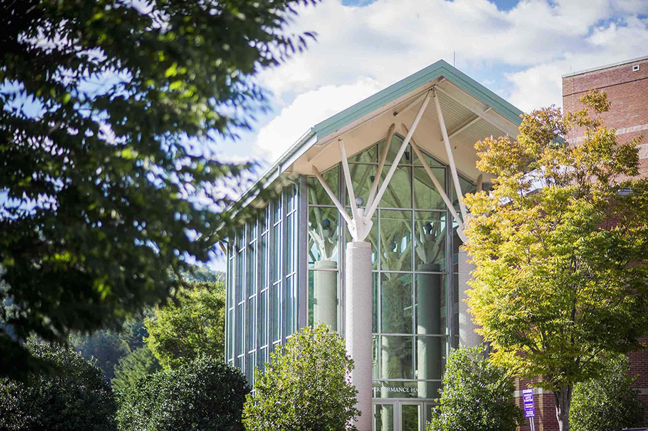 Bardo building leaves small