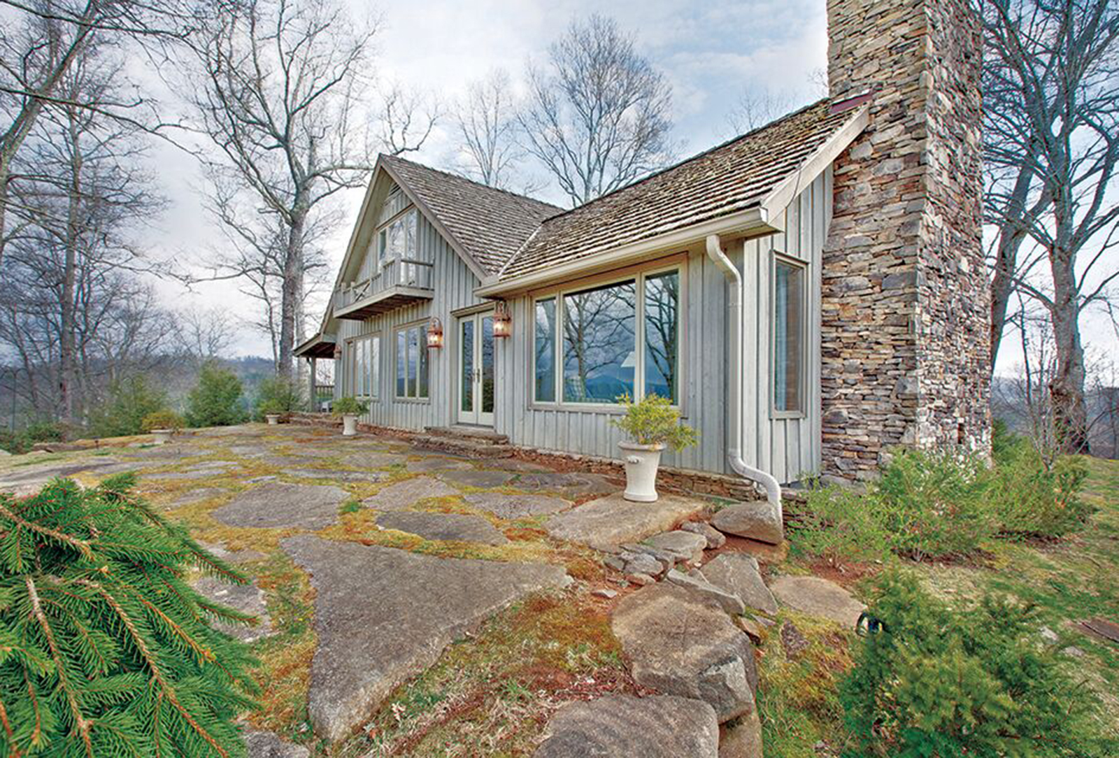 glenville-nc-real-estate-home-for-sale-private-estate-exterior