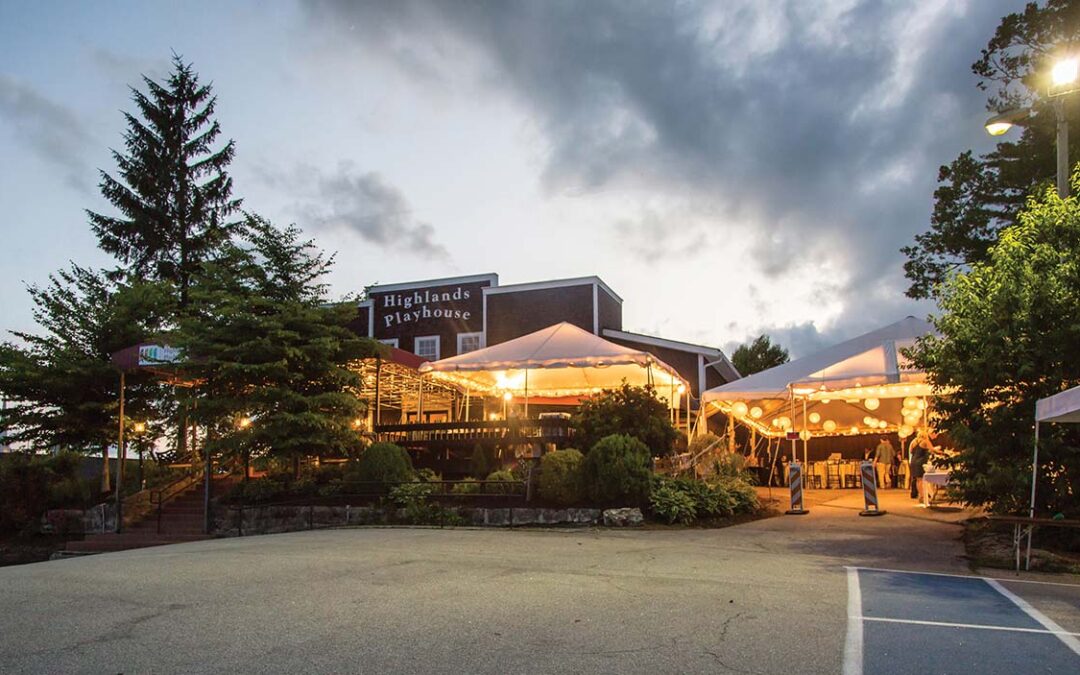 highlands-playhouse-exterior-nc-night