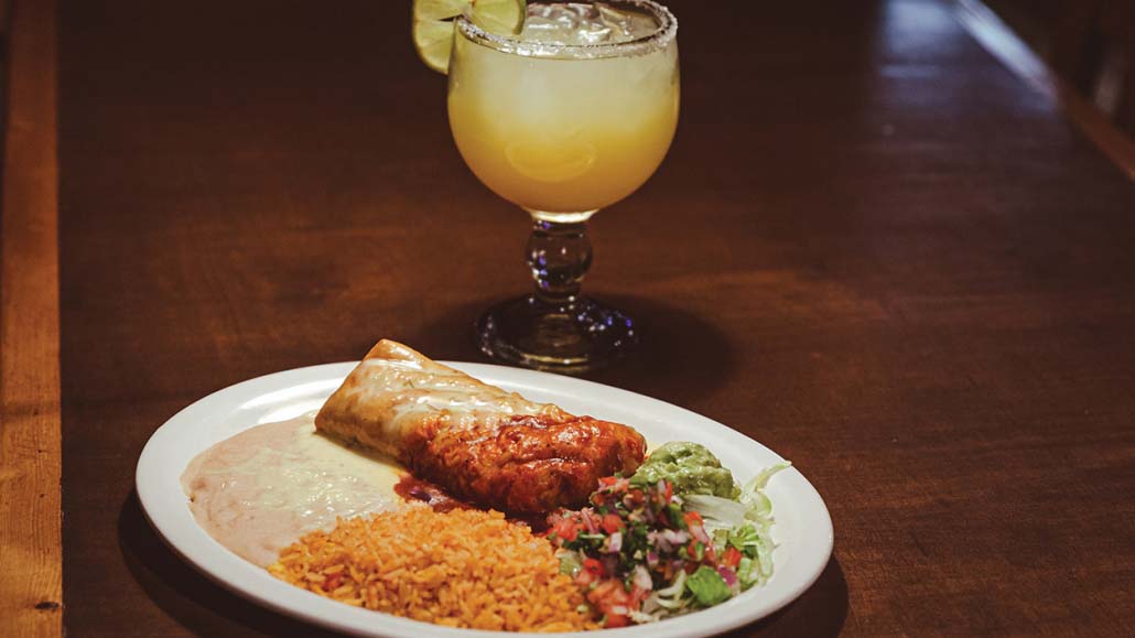 highlands-nc-dining-Los Vaqueros-drink-and-food