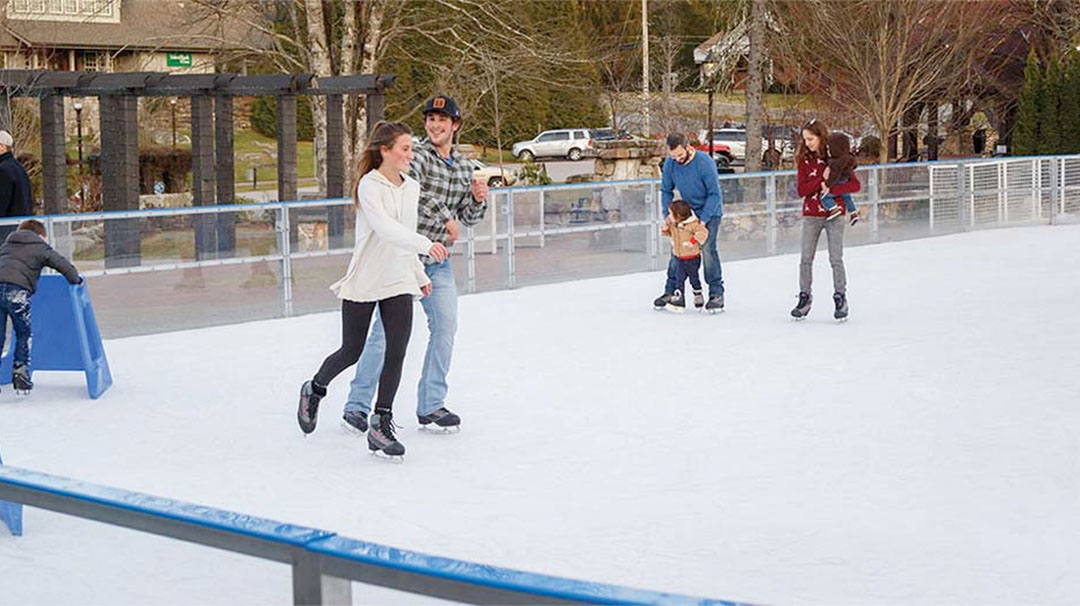 highlands-nc-community-kelsey-hutchinson-founders-park-ice-skating