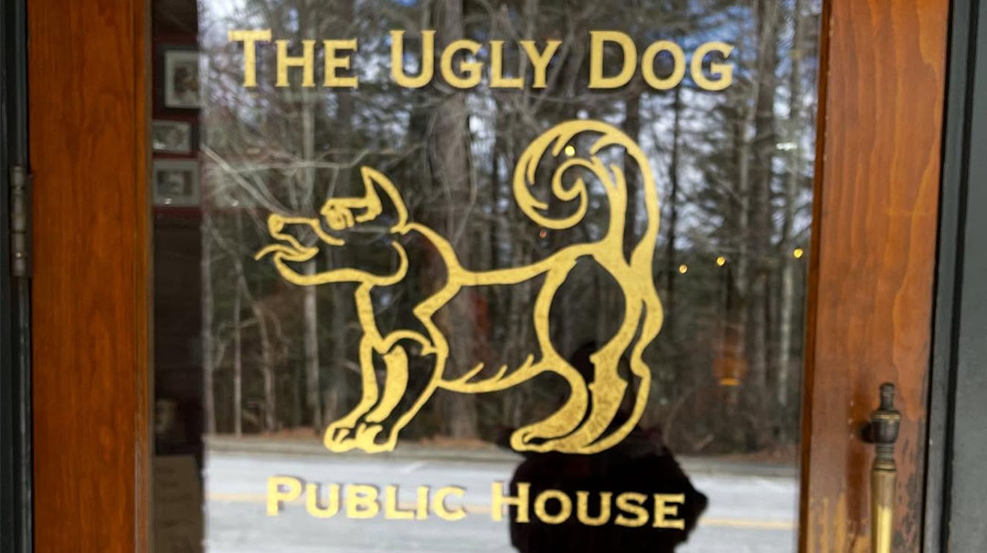 highlands-nc-community-ugly-dog-pub-exterior
