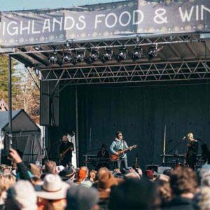 highlands-nc-downtown-highlands-food-wine-the-main-event