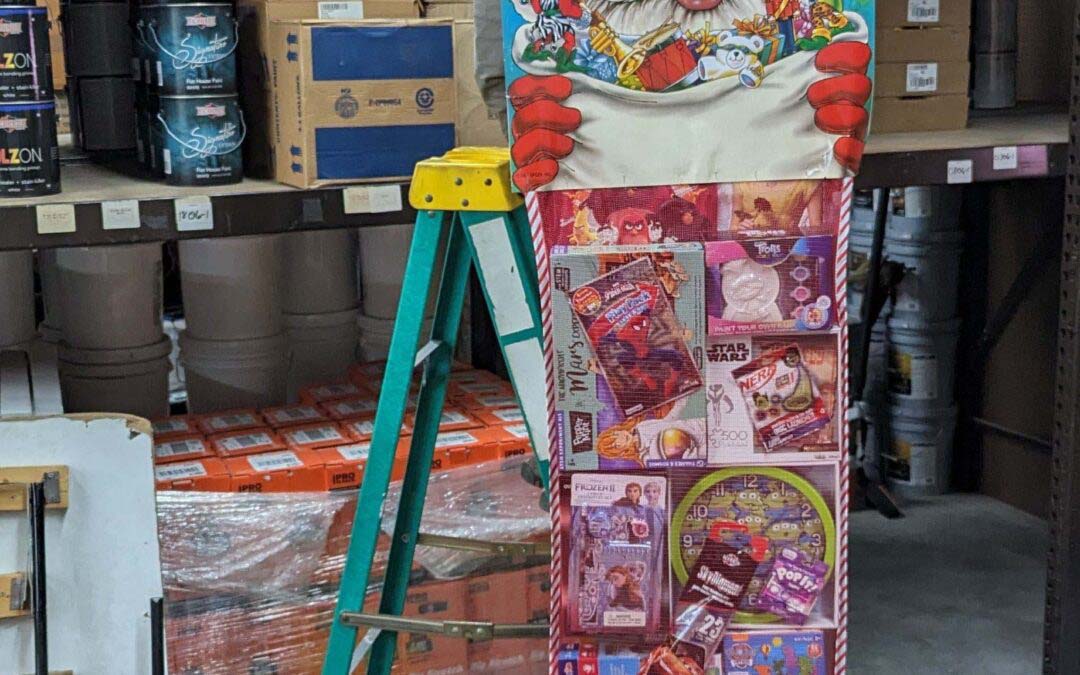 Zoller Hardware to Give Away “The World’s Largest Christmas Stocking”