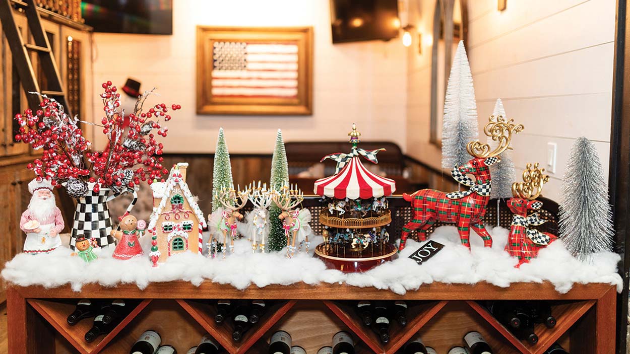 sapphire-nc-hidden-valley-tavern-neslie-decorations