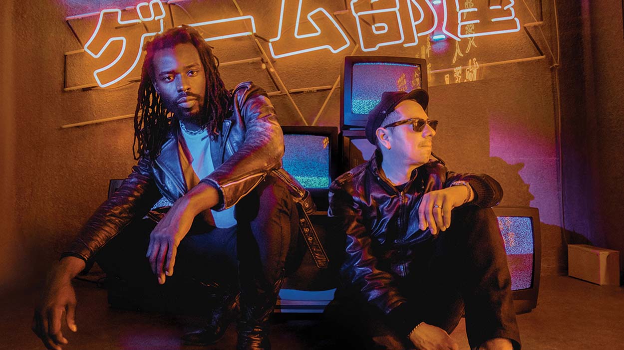 highlands-nc-bear-shadow-black-pumas