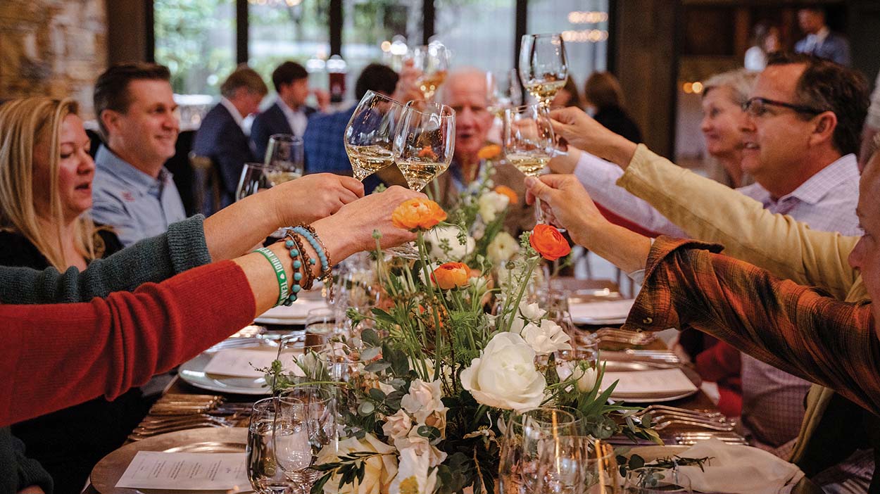 highlands-nc-chef-dinner-cheers