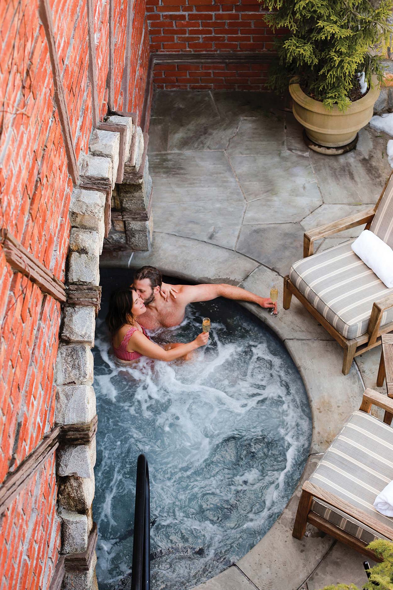 highlands-nc-old-edwards-local-love-hottub