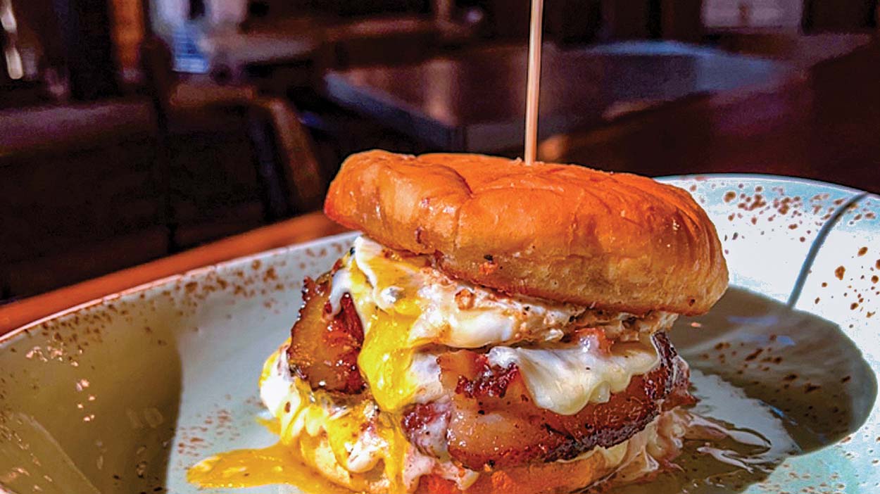 Cashiers-nc-burger-week-Happs-place