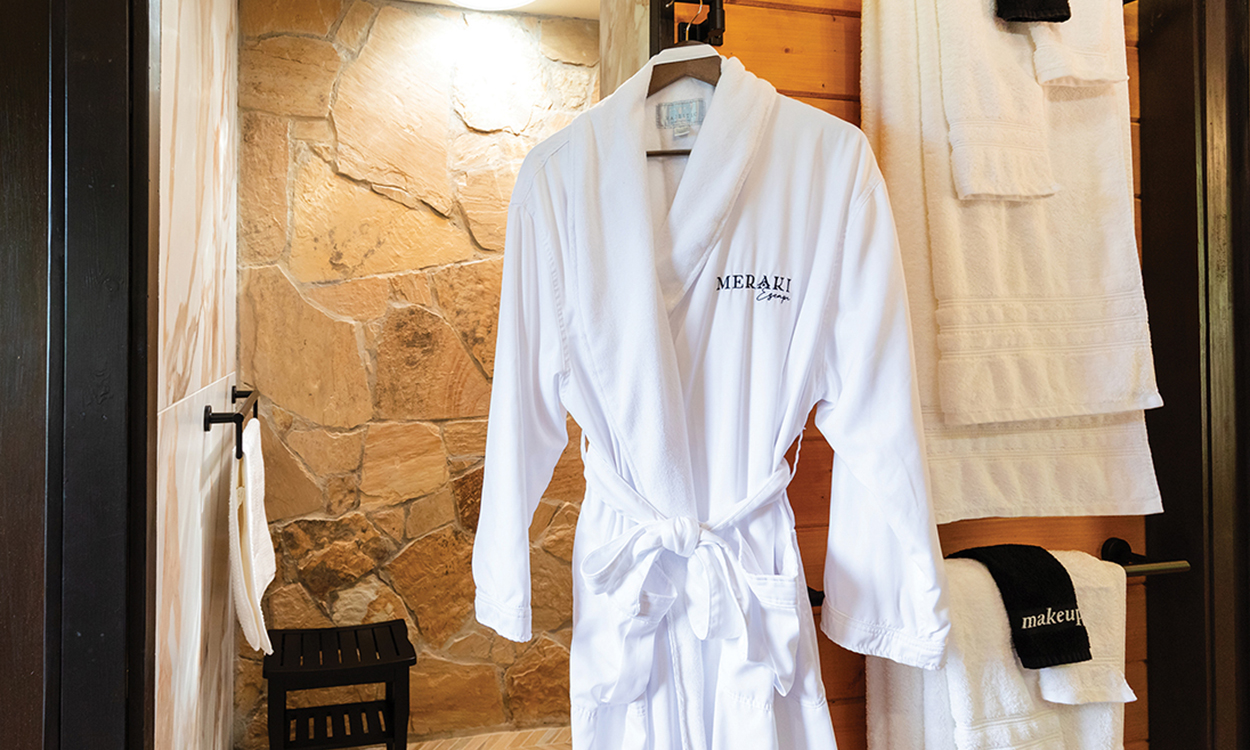 lake-toxaway-mereki-escape-robe