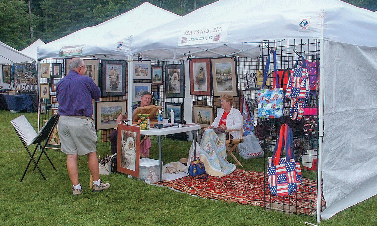 sapphire-nc-art-craft-show-wood-tents