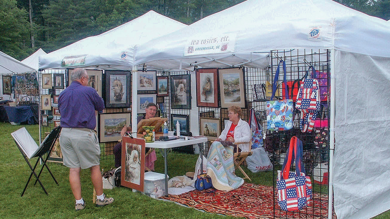 sapphire-nc-art-craft-show-wood-tents