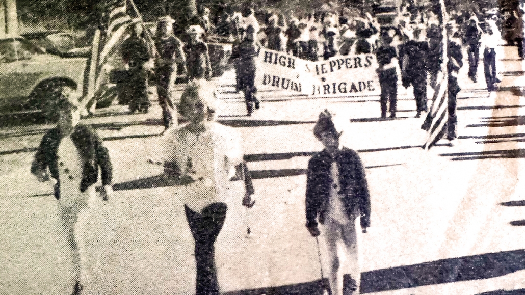 cashiers-nc-christmas-parade-1977-smith-sisters