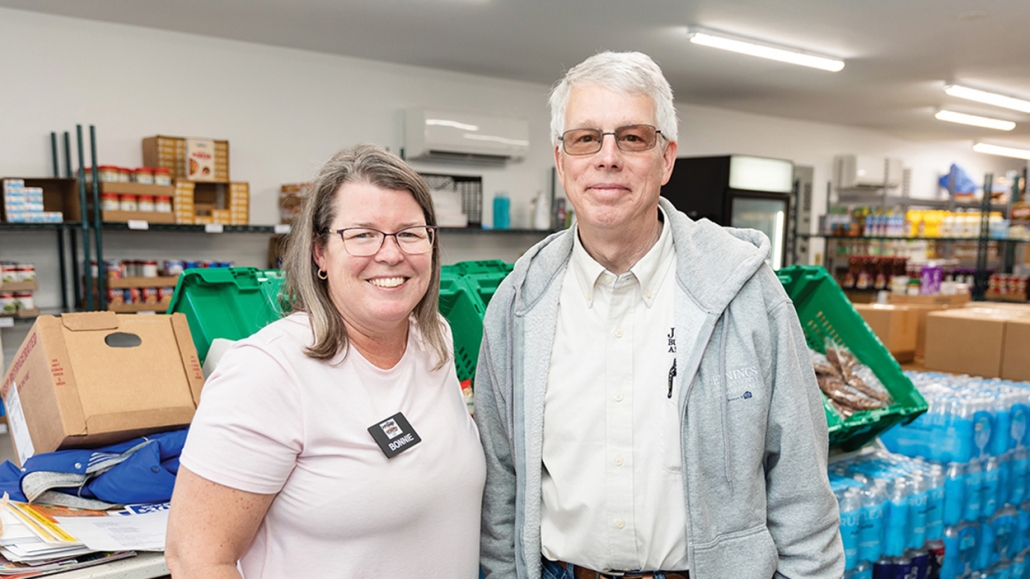 cashiers-nc-fishes-loaves-volunteers