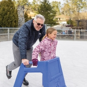 highlands-nc-ice-skating-father