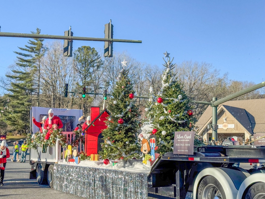 cashiers-nc-christmas-parade-silver-creek-2