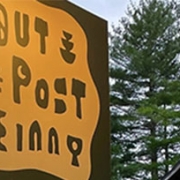 highlands-nc-outpost-inn-exterior-sign