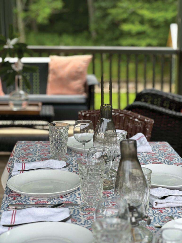 glenville-nc-big-ridge-mountain-club-deck-table