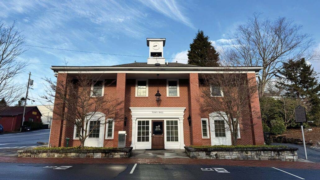 highlands-nc-city-hall