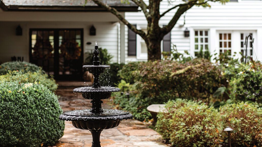 highlands-nc-old-edwards-we-love-locals-half-mile-farm-exterior