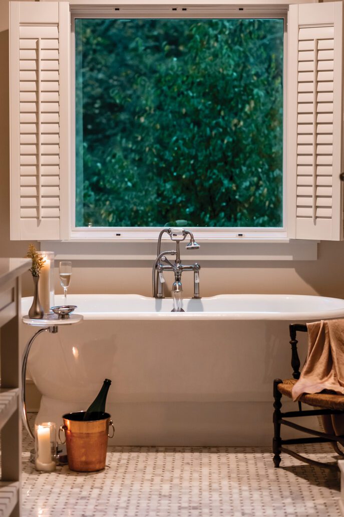 highlands-nc-old-edwards-we-love-locals-hmf-bath