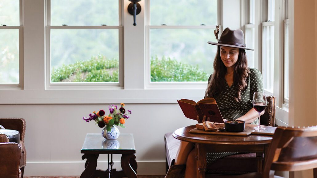 highlands-nc-old-edwards-we-love-locals-reading