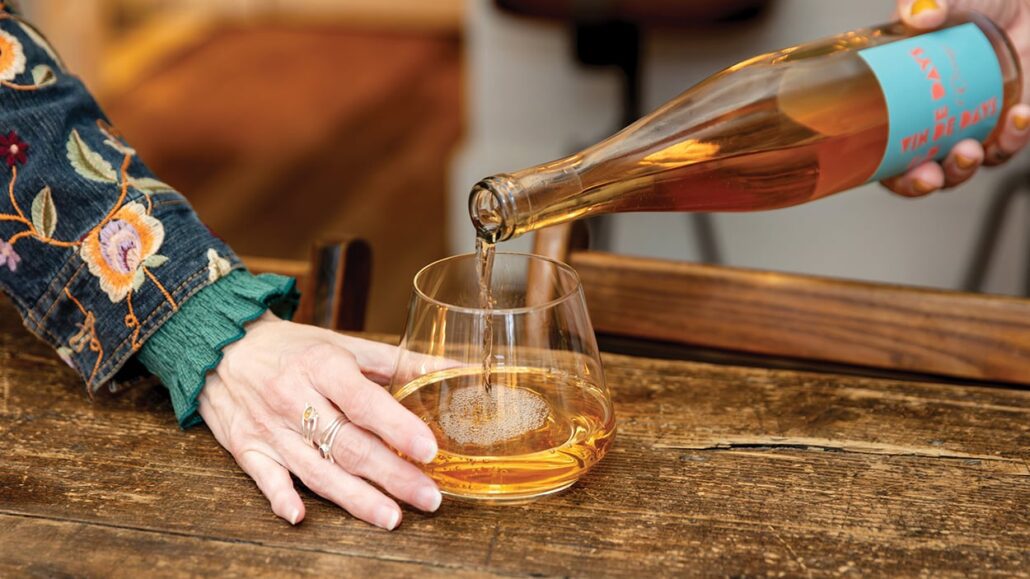 highlands-nc-outpost-inn-wine-pour