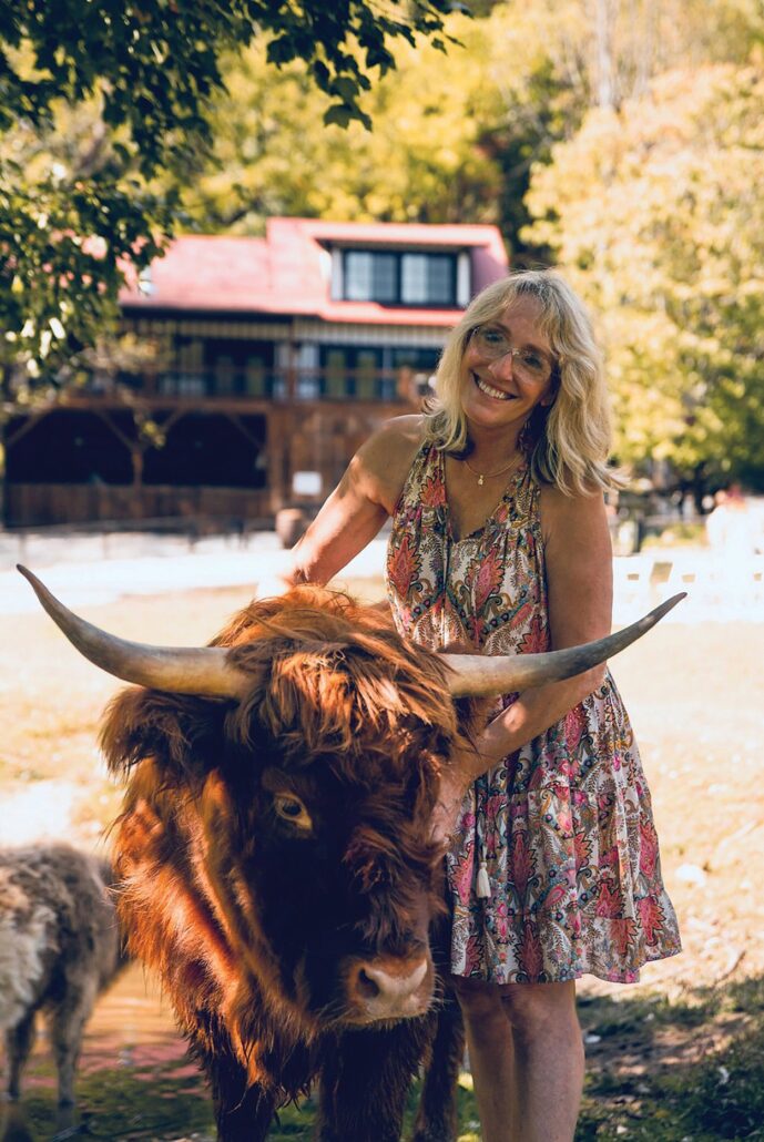 satulah-creek-farm-easter-animal