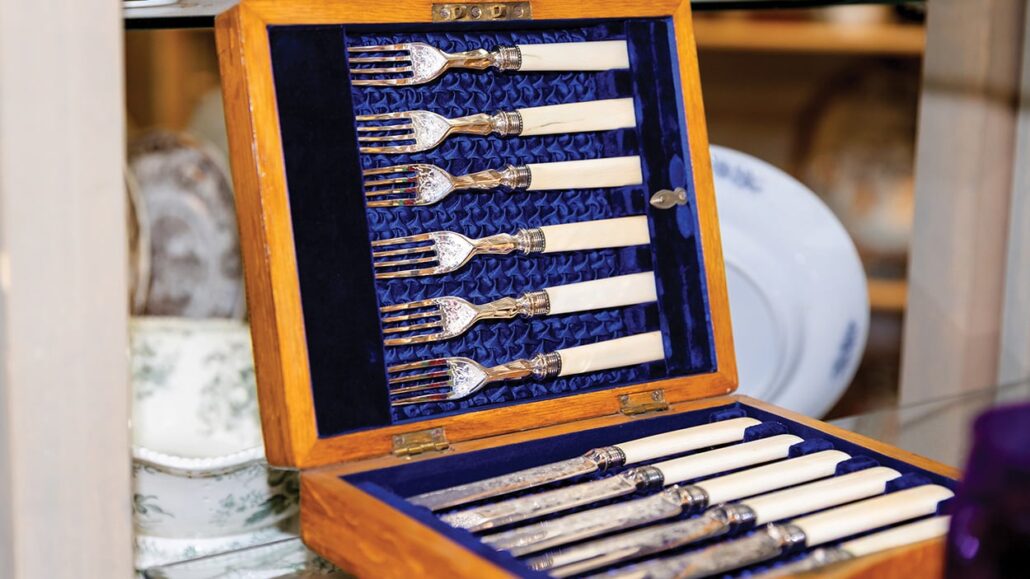 highlands-nc-shopping-mirror-lake-antiques-silver