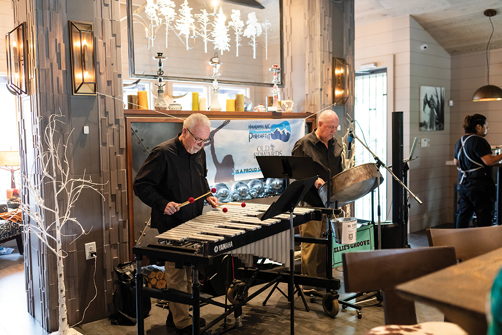 highlands-nc-cle-porchfest-ellies-groove
