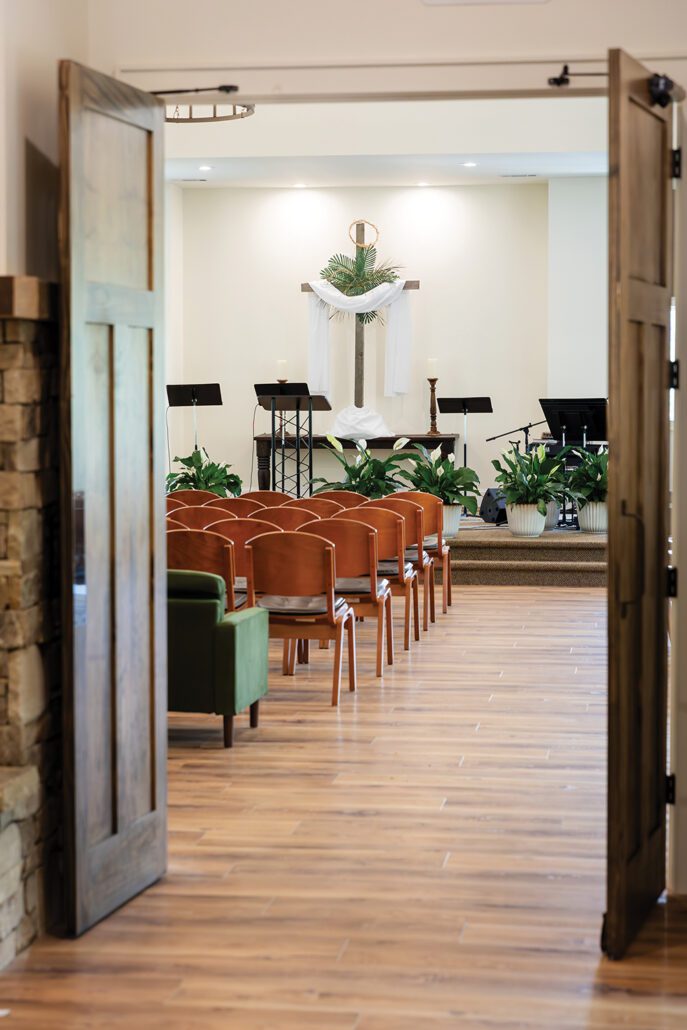 scaly-mountain-grace-chapel-interior