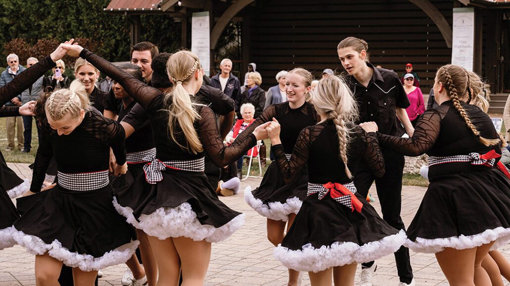 highlands-nc-heritage-jamboree-cloggers