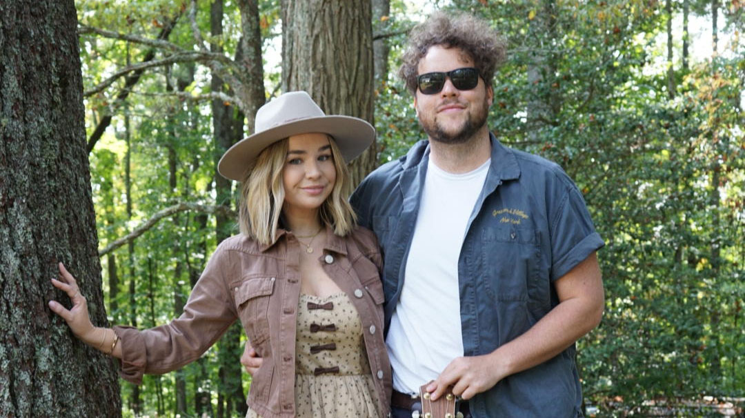 highlands-nc-live-music-ezra-and-katie