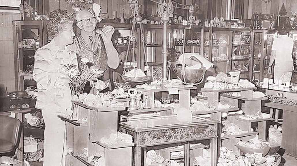 g-highlands-nc-shopping-gem-shoppe-interior-historic