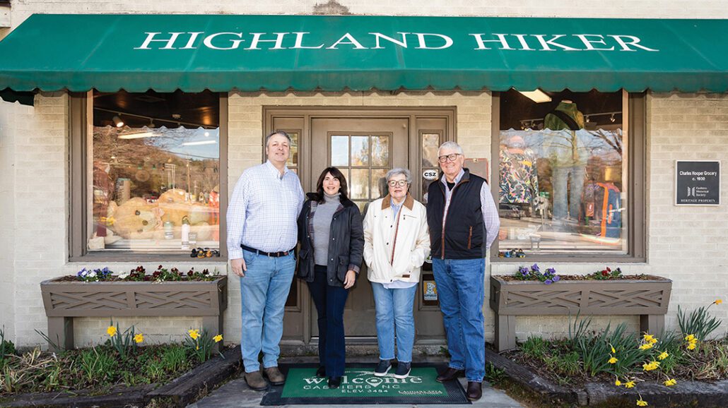 highland-hiker-family-nc