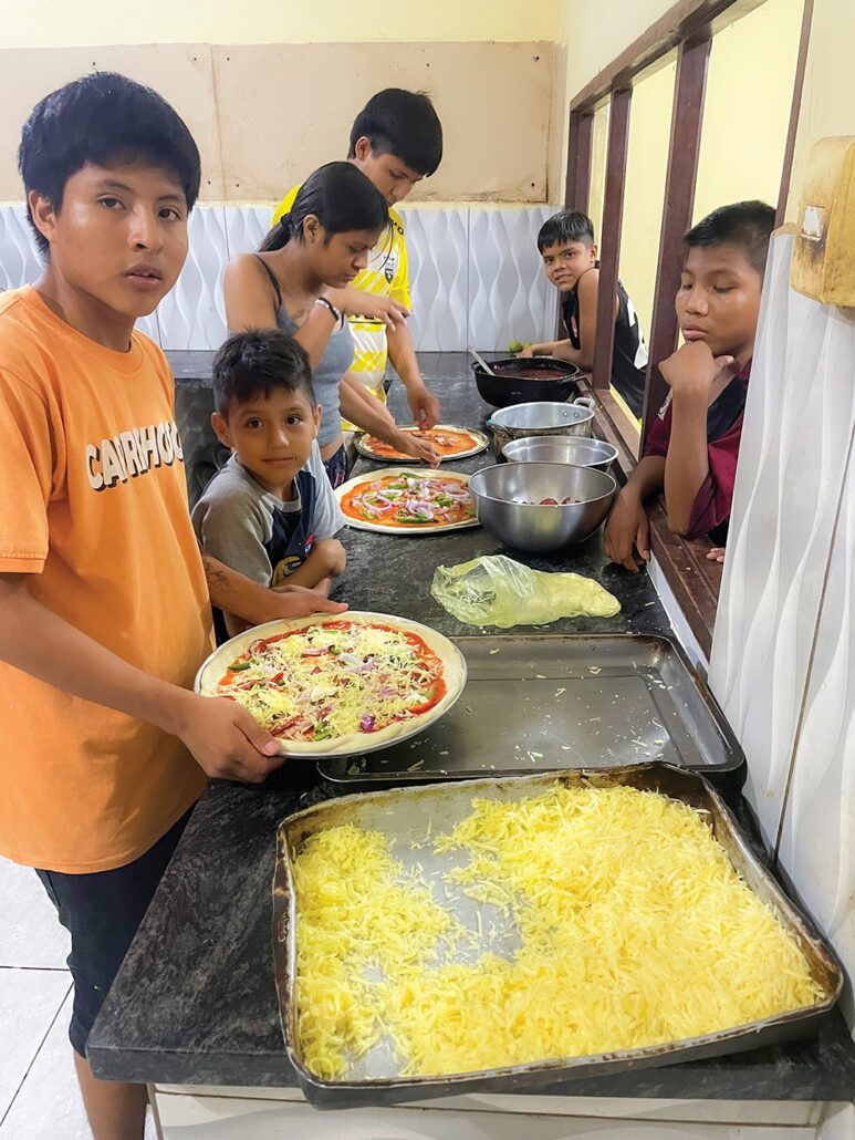 highlands-bolivia-mission-pizza-night