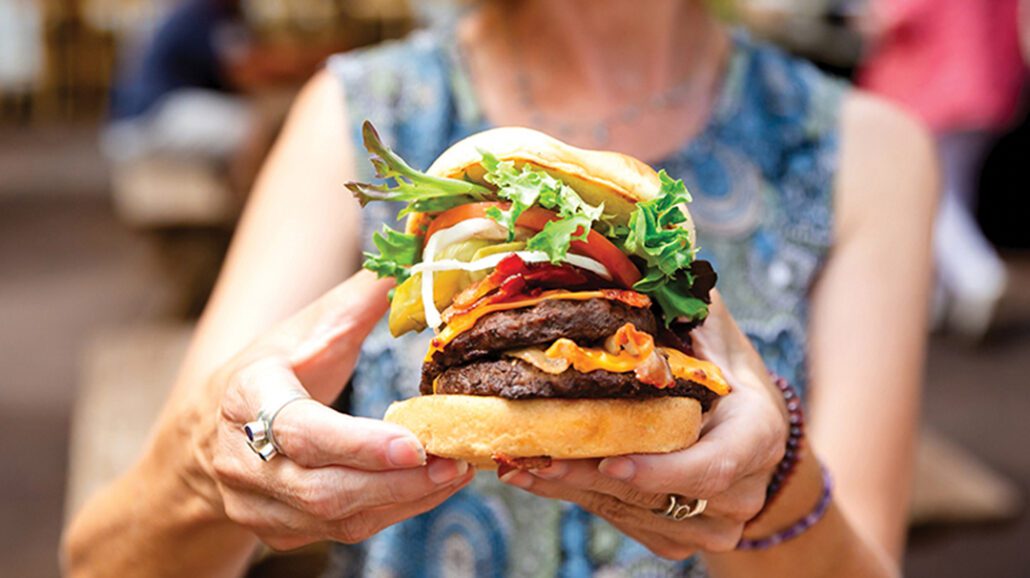 highlands-nc-dining-smokehouse-burger