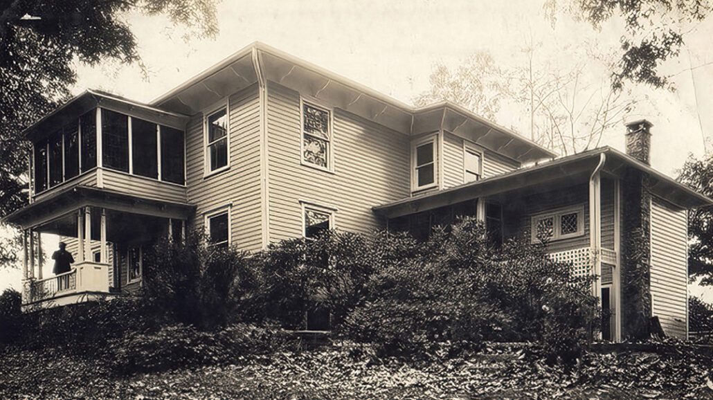 highlands-nc-history-Bascom-building