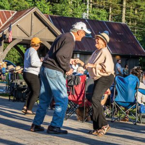 highlands-nc-outdoor-music-kelsey-hutchinson-founders-park-saturdays-on-pine-dancers