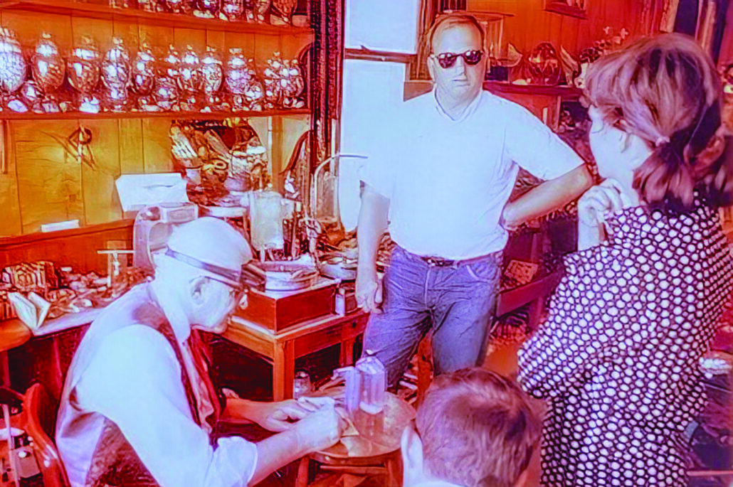 highlands-nc-shopping-gem-shoppe-interior-customers-historic