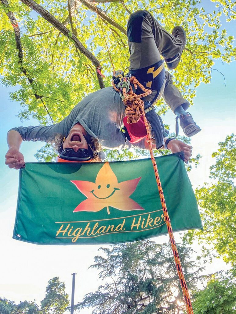 hiker-cashiers-circus