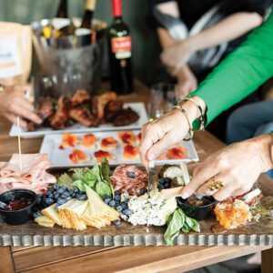 cashiers-nc-resturant-duck-hawk-provisions-snack