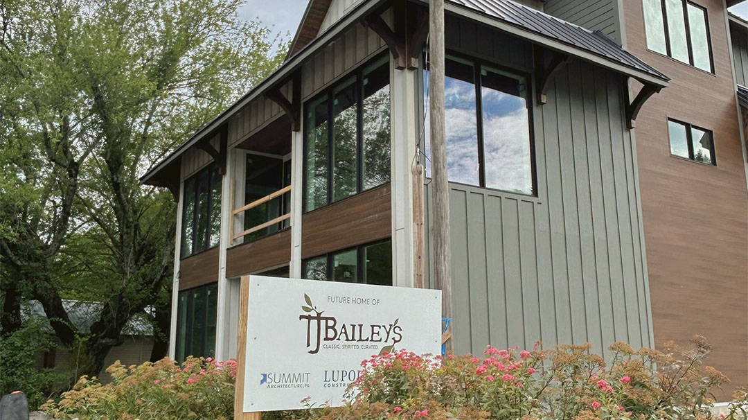 cashiers-nc-shopping-tj-baileys-exterior