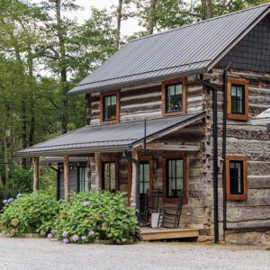 highlands-nc-flat-mountain-farm-cabin