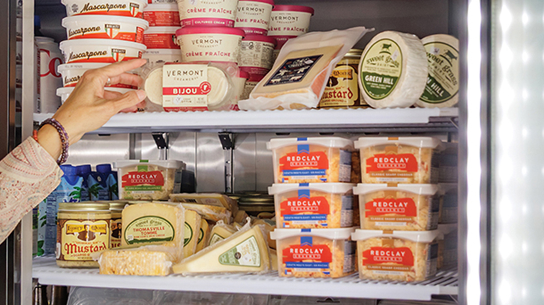 lake-toxaway-restaurant-moon-dance-cheese-reach