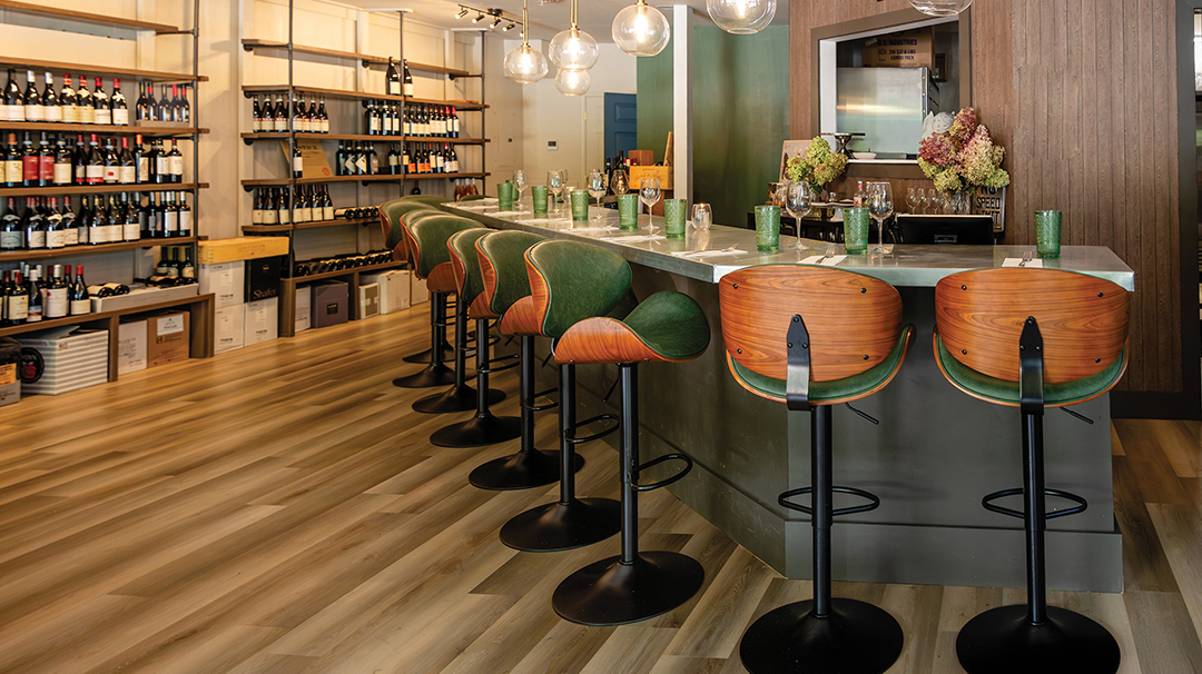 lake-toxaway-restaurant-moon-dance-wine-interior