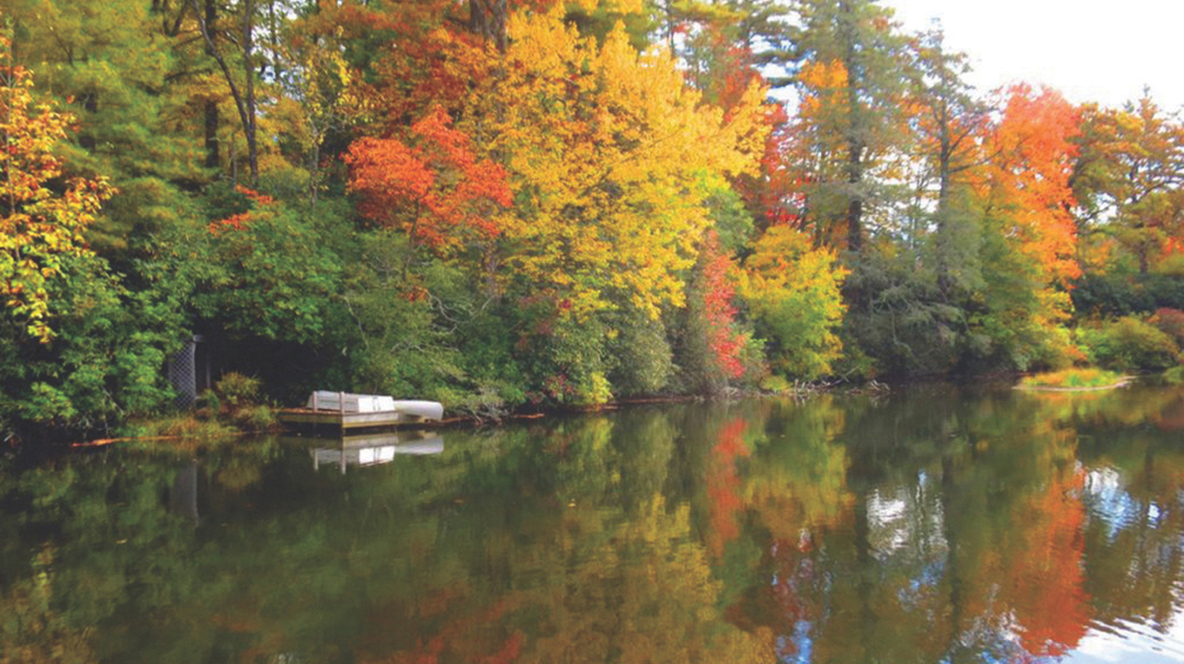 mirror-lake-fall-bob-sutton-highlands-nc_0-1024x683