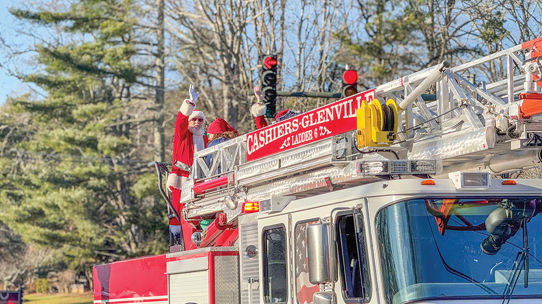 cashiers-nc-christmas-parade-santa